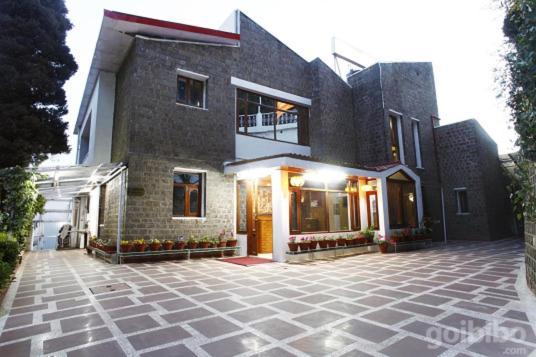 Hotel Blossom Шимла Экстерьер фото