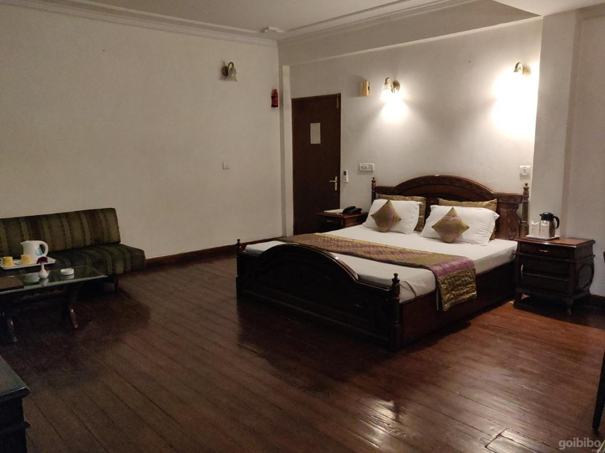 Hotel Blossom Шимла Экстерьер фото