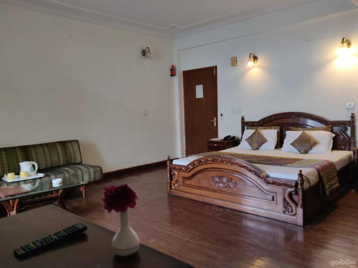 Hotel Blossom Шимла Экстерьер фото